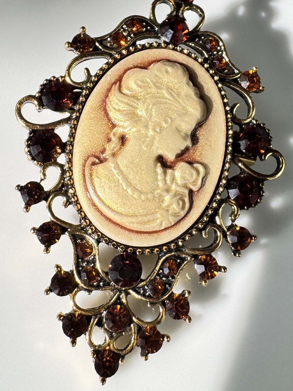 Vintage Cameo Brooch in Cream and Brown with Gold Filigree